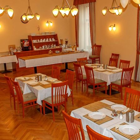 Pannon Hotel Bejelentkezes 20 Oraig, Check-In Until 20 O'Clock, Einchecken Bis 20 Uhr Mohács Екстериор снимка
