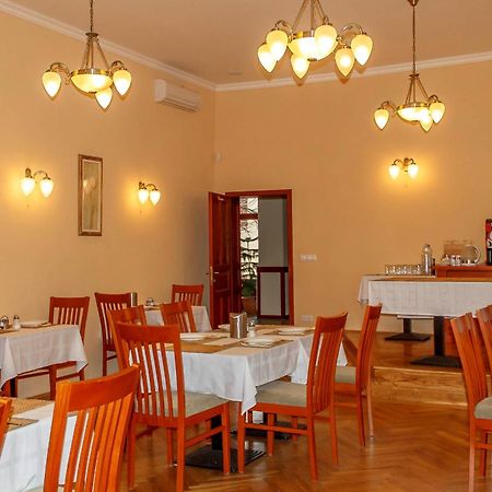 Pannon Hotel Bejelentkezes 20 Oraig, Check-In Until 20 O'Clock, Einchecken Bis 20 Uhr Mohács Екстериор снимка