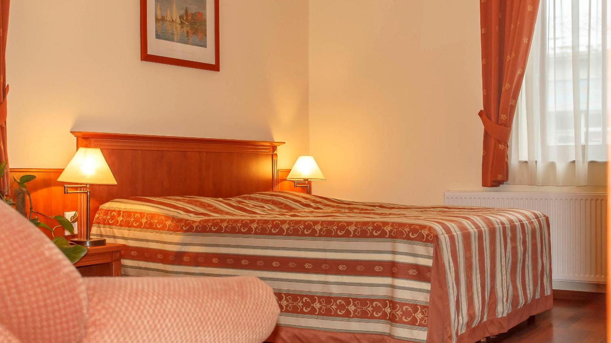 Pannon Hotel Bejelentkezes 20 Oraig, Check-In Until 20 O'Clock, Einchecken Bis 20 Uhr Mohács Екстериор снимка