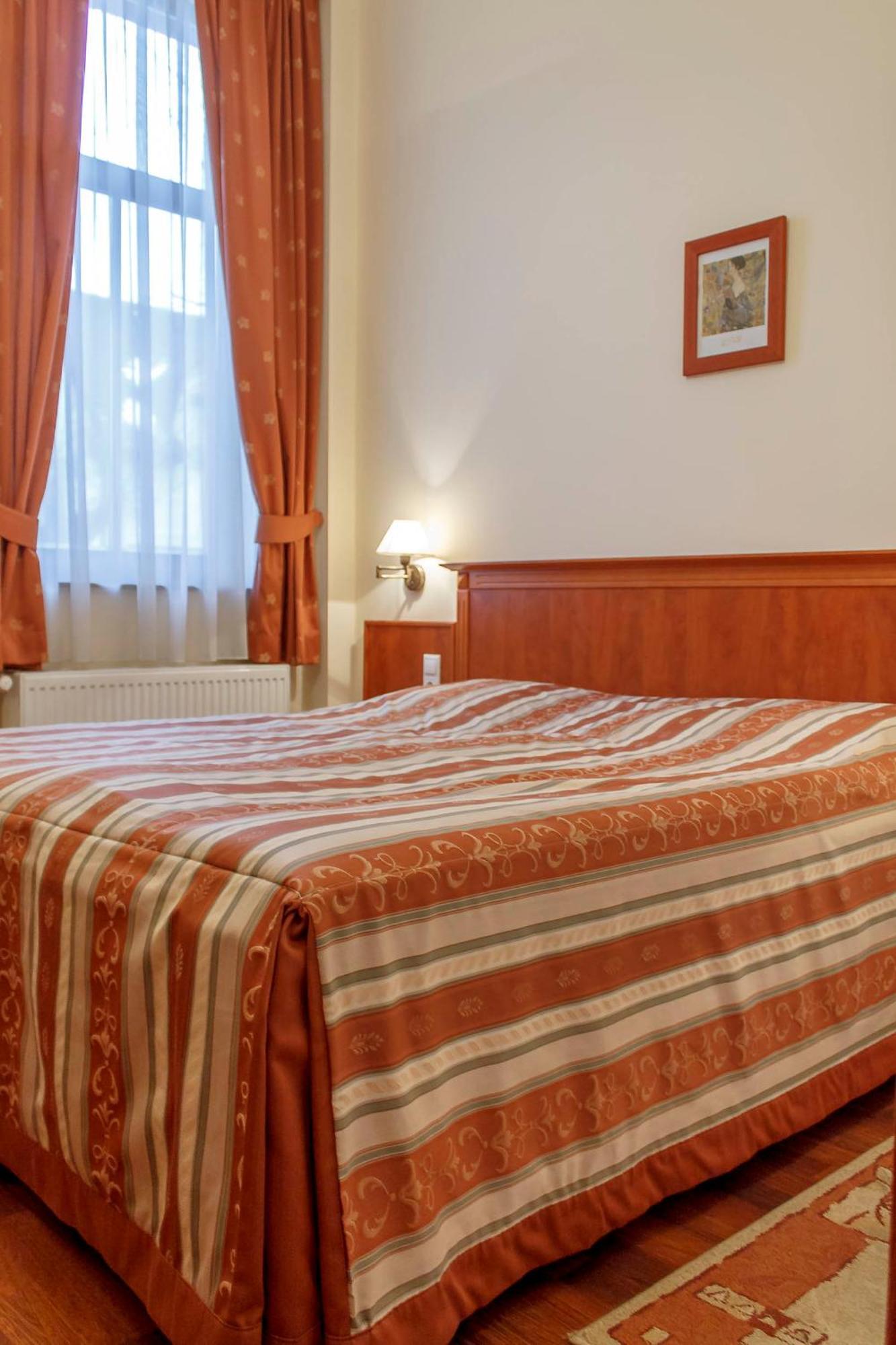 Pannon Hotel Bejelentkezes 20 Oraig, Check-In Until 20 O'Clock, Einchecken Bis 20 Uhr Mohács Екстериор снимка