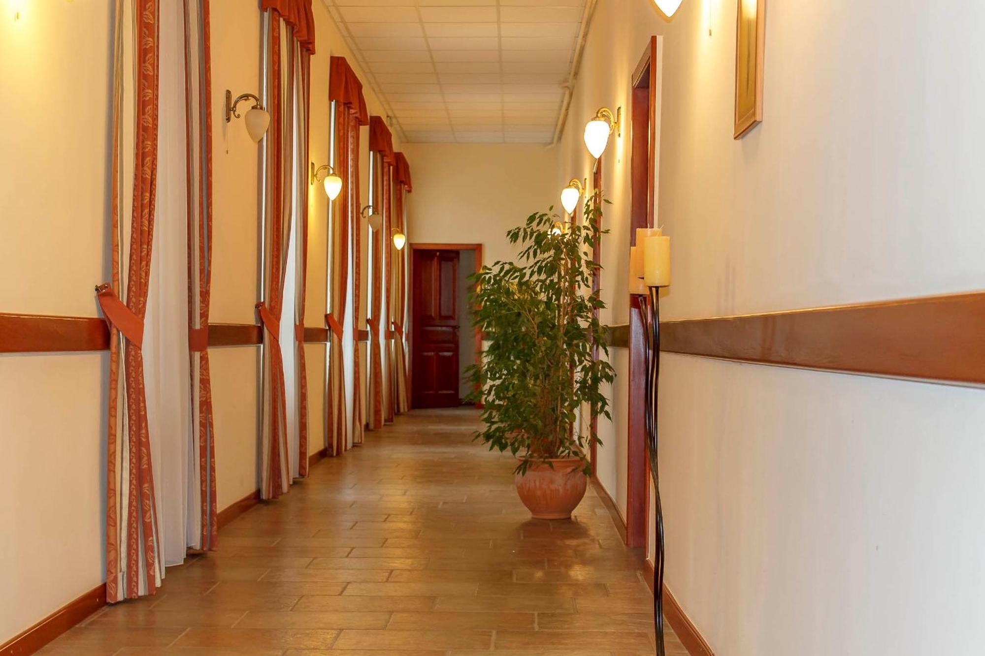 Pannon Hotel Bejelentkezes 20 Oraig, Check-In Until 20 O'Clock, Einchecken Bis 20 Uhr Mohács Екстериор снимка