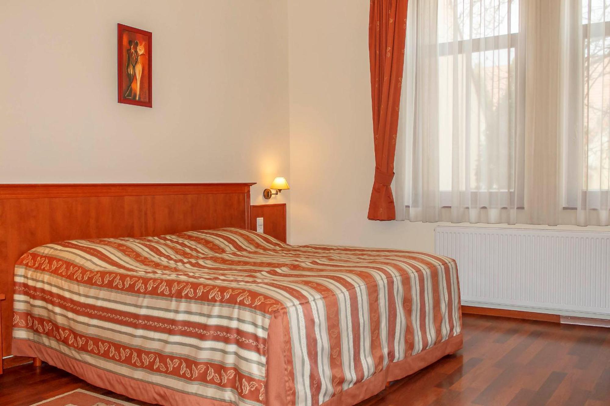 Pannon Hotel Bejelentkezes 20 Oraig, Check-In Until 20 O'Clock, Einchecken Bis 20 Uhr Mohács Екстериор снимка