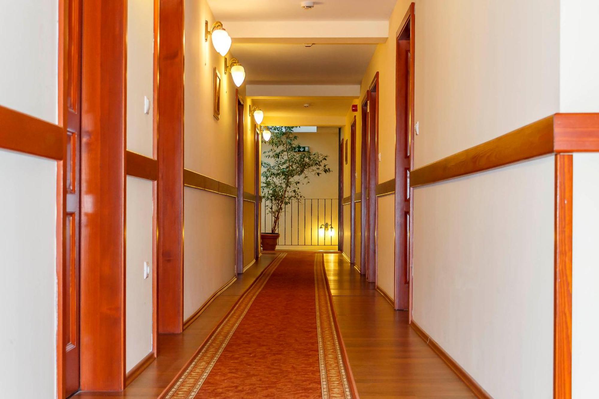 Pannon Hotel Bejelentkezes 20 Oraig, Check-In Until 20 O'Clock, Einchecken Bis 20 Uhr Mohács Екстериор снимка
