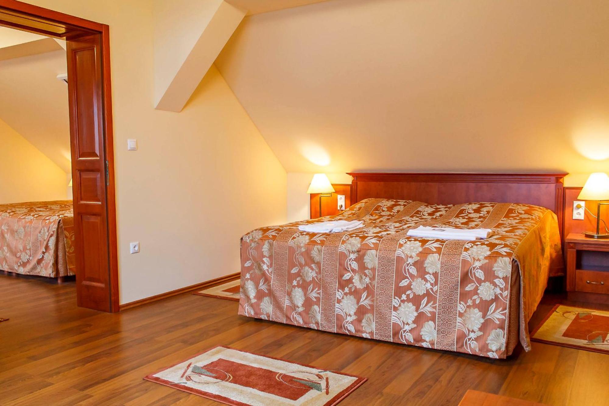 Pannon Hotel Bejelentkezes 20 Oraig, Check-In Until 20 O'Clock, Einchecken Bis 20 Uhr Mohács Екстериор снимка