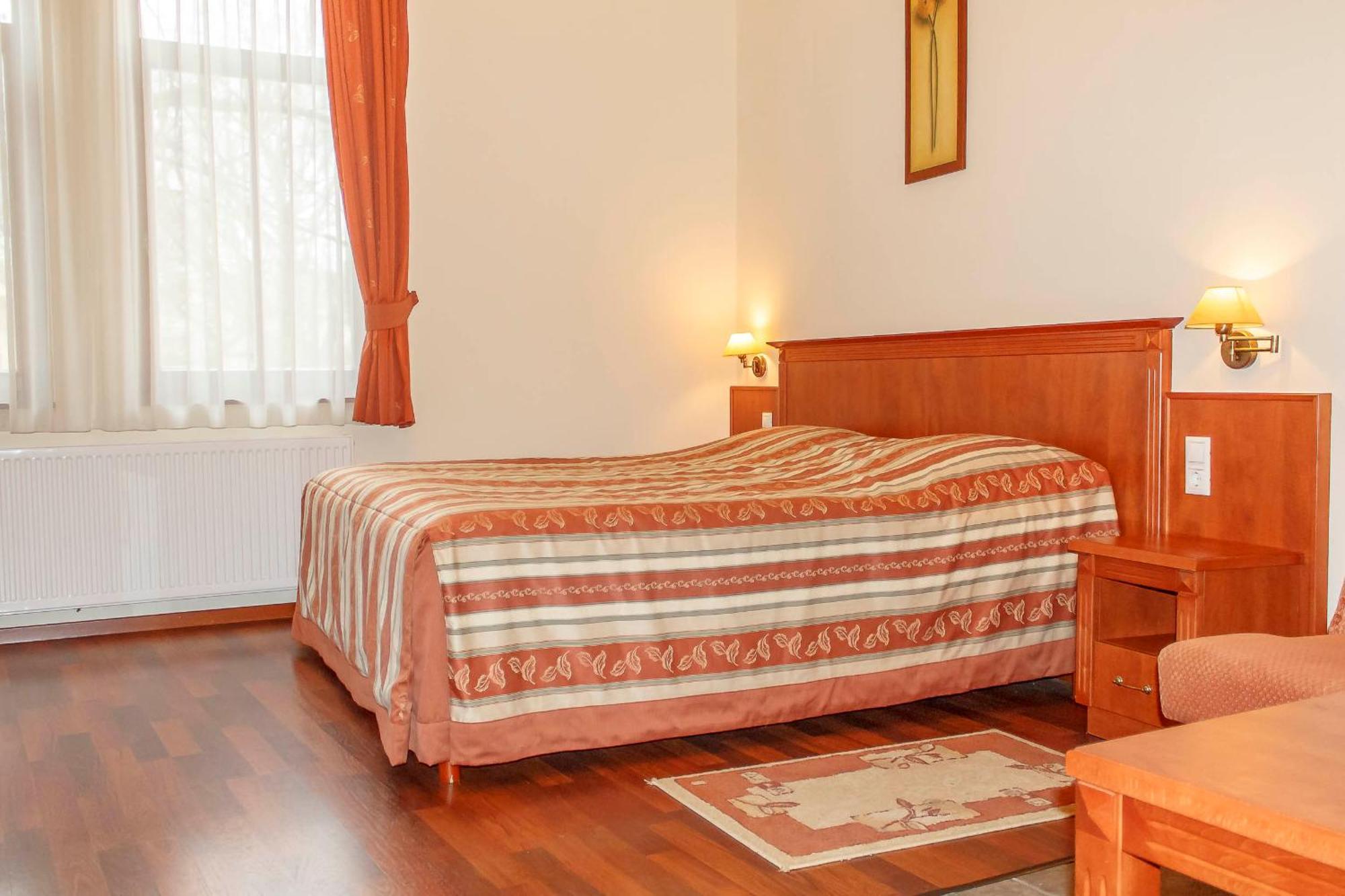 Pannon Hotel Bejelentkezes 20 Oraig, Check-In Until 20 O'Clock, Einchecken Bis 20 Uhr Mohács Екстериор снимка