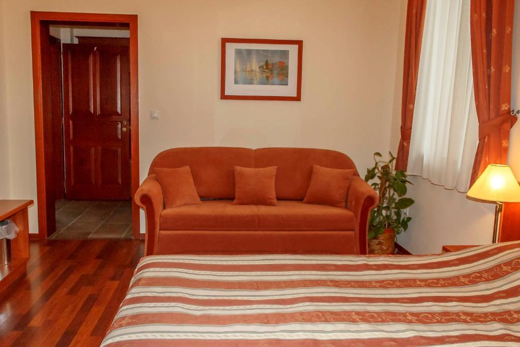 Pannon Hotel Bejelentkezes 20 Oraig, Check-In Until 20 O'Clock, Einchecken Bis 20 Uhr Mohács Стая снимка