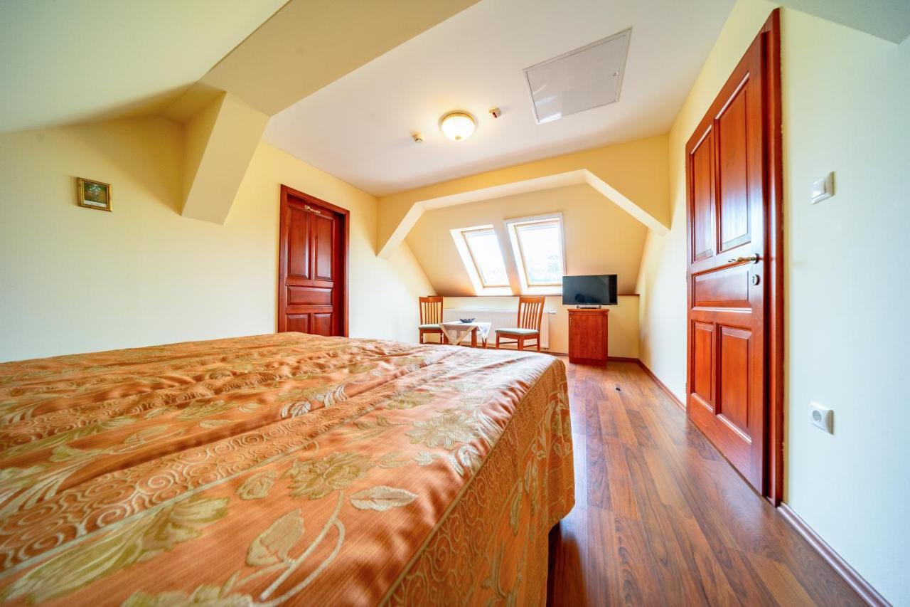 Pannon Hotel Bejelentkezes 20 Oraig, Check-In Until 20 O'Clock, Einchecken Bis 20 Uhr Mohács Екстериор снимка