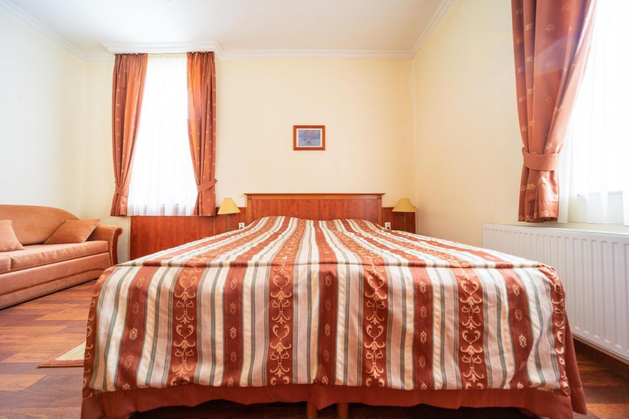 Pannon Hotel Bejelentkezes 20 Oraig, Check-In Until 20 O'Clock, Einchecken Bis 20 Uhr Mohács Екстериор снимка