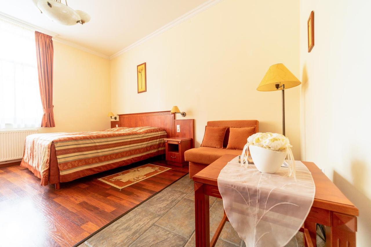 Pannon Hotel Bejelentkezes 20 Oraig, Check-In Until 20 O'Clock, Einchecken Bis 20 Uhr Mohács Екстериор снимка
