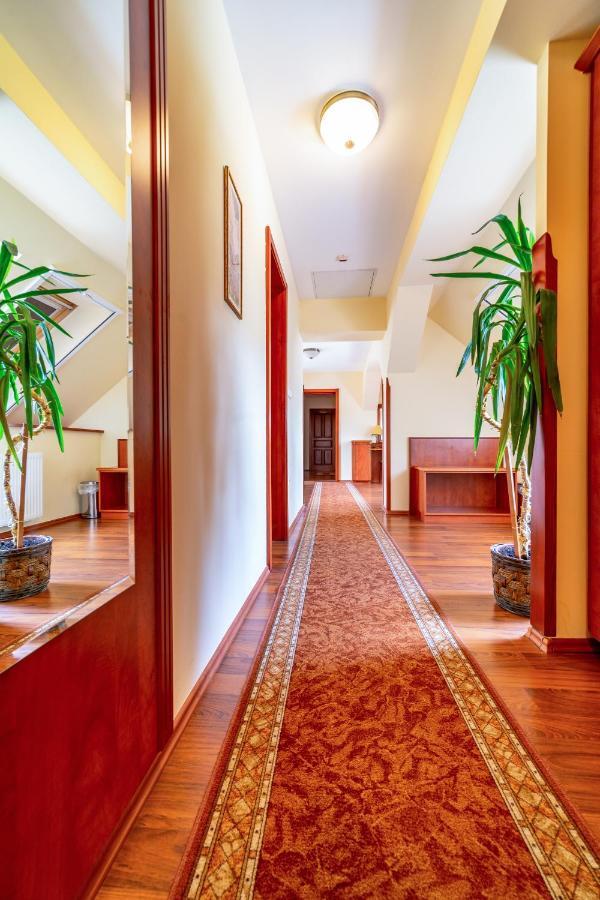 Pannon Hotel Bejelentkezes 20 Oraig, Check-In Until 20 O'Clock, Einchecken Bis 20 Uhr Mohács Екстериор снимка
