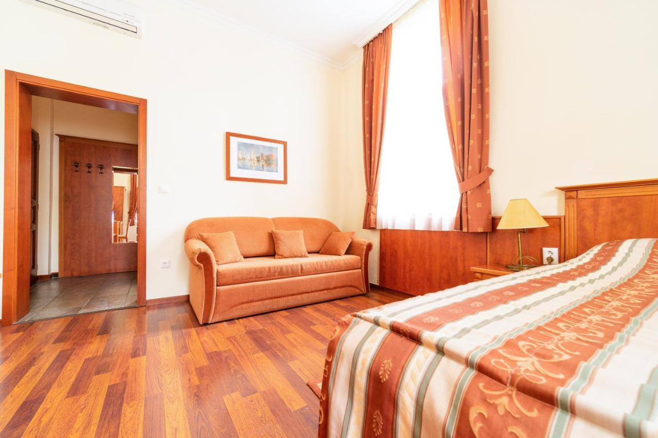 Pannon Hotel Bejelentkezes 20 Oraig, Check-In Until 20 O'Clock, Einchecken Bis 20 Uhr Mohács Екстериор снимка