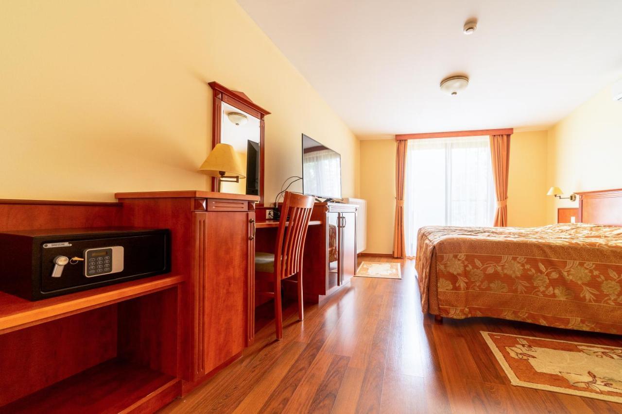 Pannon Hotel Bejelentkezes 20 Oraig, Check-In Until 20 O'Clock, Einchecken Bis 20 Uhr Mohács Екстериор снимка