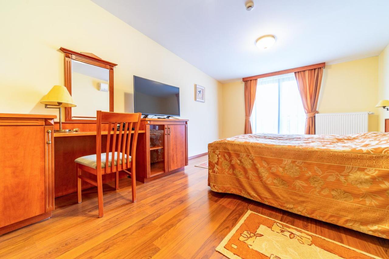 Pannon Hotel Bejelentkezes 20 Oraig, Check-In Until 20 O'Clock, Einchecken Bis 20 Uhr Mohács Екстериор снимка