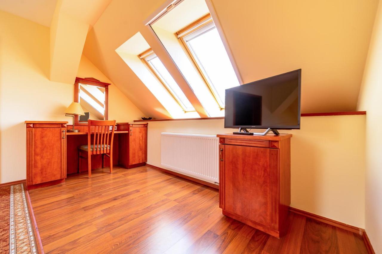 Pannon Hotel Bejelentkezes 20 Oraig, Check-In Until 20 O'Clock, Einchecken Bis 20 Uhr Mohács Екстериор снимка