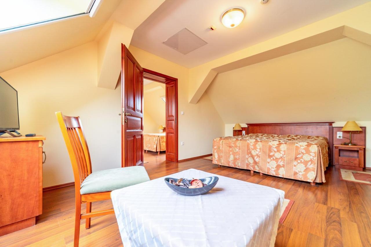 Pannon Hotel Bejelentkezes 20 Oraig, Check-In Until 20 O'Clock, Einchecken Bis 20 Uhr Mohács Екстериор снимка