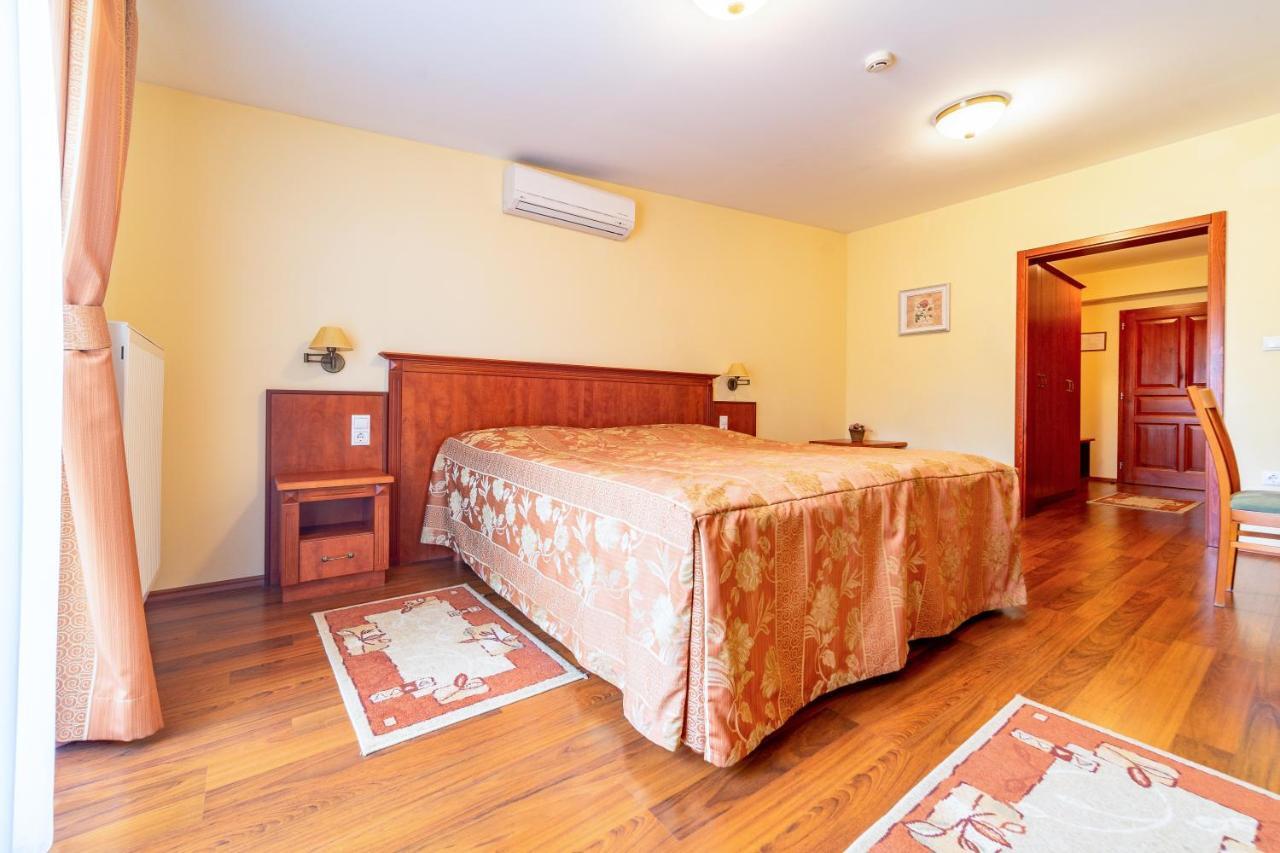 Pannon Hotel Bejelentkezes 20 Oraig, Check-In Until 20 O'Clock, Einchecken Bis 20 Uhr Mohács Екстериор снимка